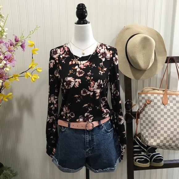 SMALL Cozy Floral Long Lantern Sleeve - Picture 7 of 14